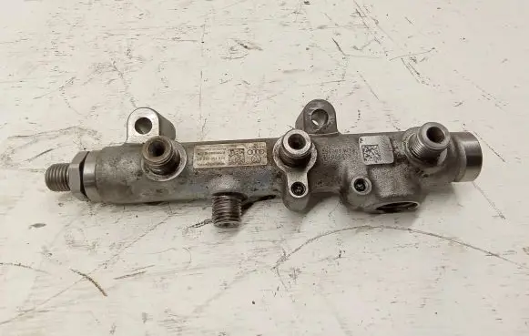 Volkswagen Touareg II Fuel main line pipe 059089W36 114866435