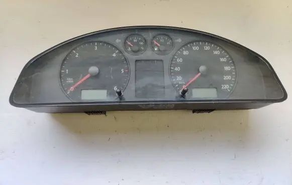 Volkswagen Transporter - Caravelle T5 Speedometer (instrument cluster) 88311346