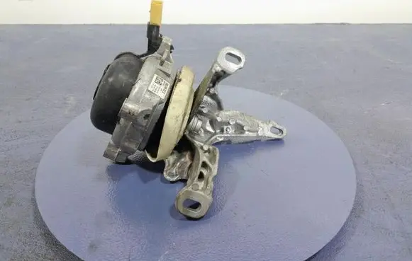 Audi Q7 4M Engine mount vacuum valve 4M0399201E