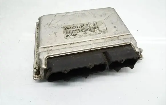 Volkswagen PASSAT B5 Engine control unit/module 8D0907558P 0261204908
