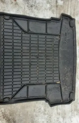 Trunk/boot mat liner