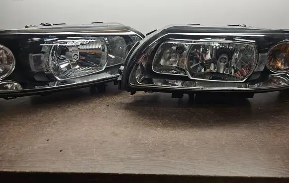 Volvo V70 Headlights/headlamps set 30784247 89901014 P2004S60