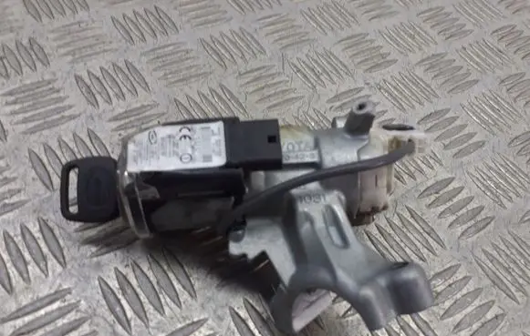 Toyota RAV 4 (XA20) Ignition lock 89783-52040