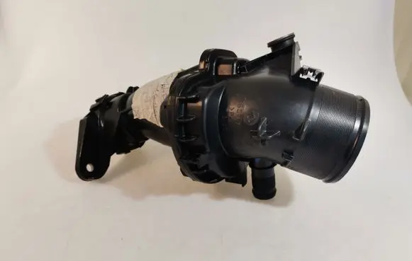 Renault Trafic III (X82) Air intake duct part 165761844P 1047863S01