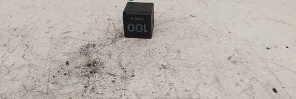 Volkswagen PASSAT B6 Other relay 7M3951253A