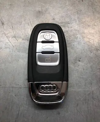 Audi A5 8T 8F Ignition key/card 8T0959754D