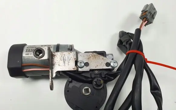 Volvo XC90 Seat adjustment motor 9208745