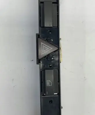 Opel Astra H Hazard light switch 03758075