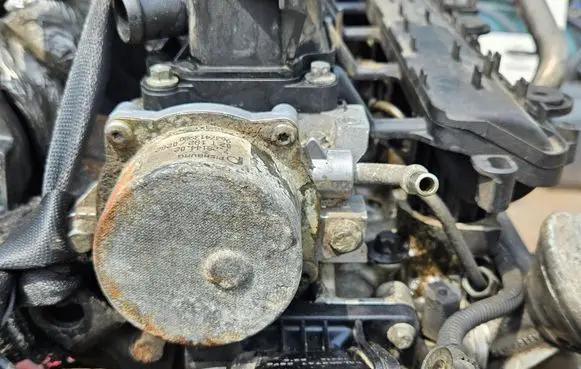 Citroen C3 Vacuum pump 9637413980