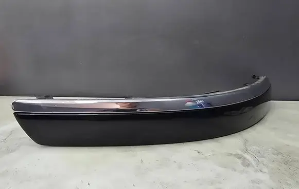 Front bumper splitter molding