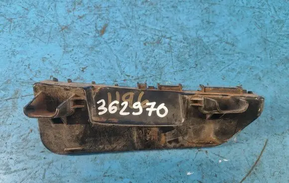 Suzuki Kizashi Rear bumper mounting bracket 7182357L00