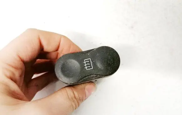 Dacia Sandero Windscreen/window heater switch e2311115 e23111-15