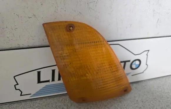 BMW 5 E28 Front indicator light 1370545