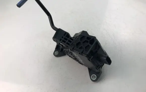 Toyota RAV 4 (XA50) Accelerator throttle pedal 7811033140