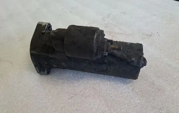 Volkswagen PASSAT B5.5 Starter motor 