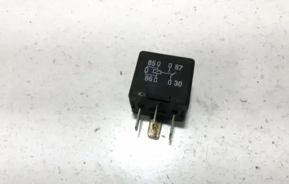 Audi A6 S6 C6 4F Other relay 8d0951253a 373