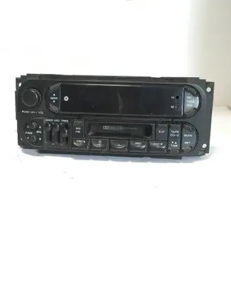 Jeep Grand Cherokee (WJ) Radio/CD/DVD/GPS head unit P04858584AF T00AM1718H0285