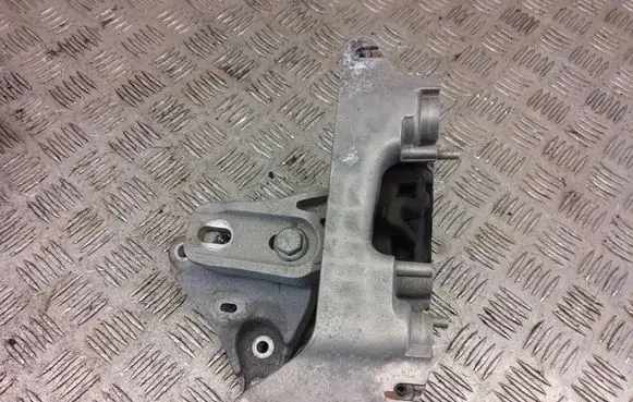 Opel Corsa F Gearbox mounting bracket 9824322080