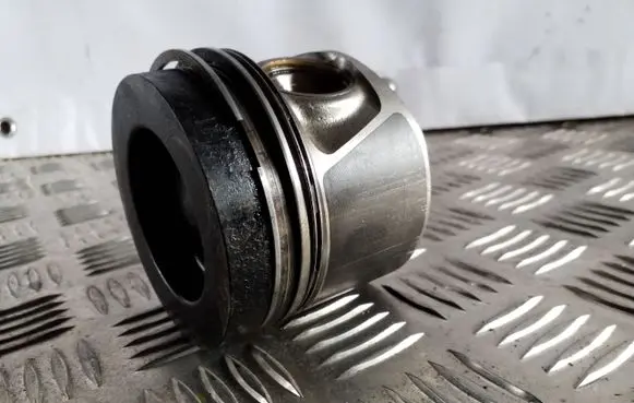 Audi A6 C7 Piston 