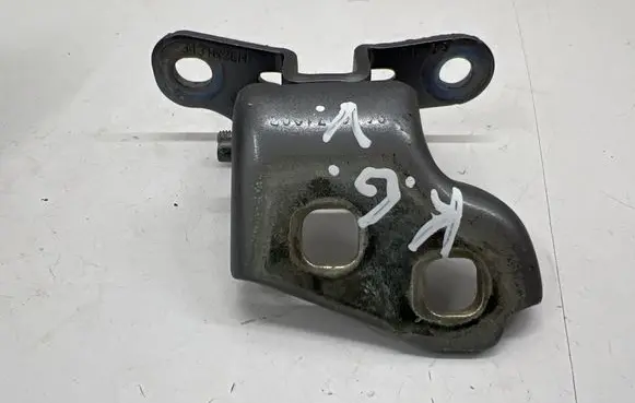 Renault Austral Rear door upper hinge 