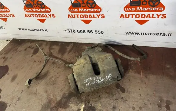 Volkswagen Jetta VI Front brake caliper