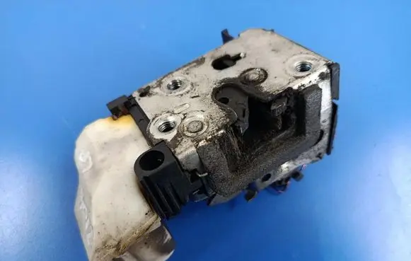 Front door lock