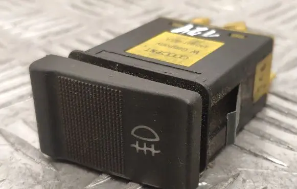 Fog light switch