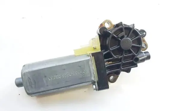 Mercedes-Benz C AMG W204 Seat adjustment motor 0390203002 82041898-4