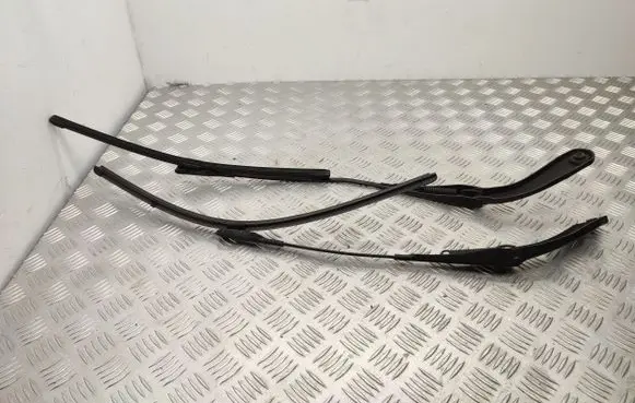 BMW 3 F30 F35 F31 Front wiper blade arm 7260469 7260474