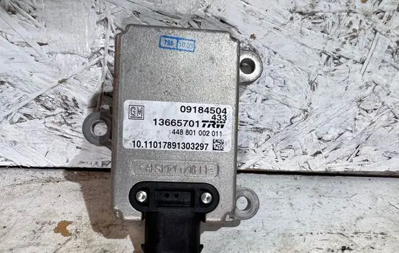 Opel Signum ESP acceleration yaw rate sensor 13665701