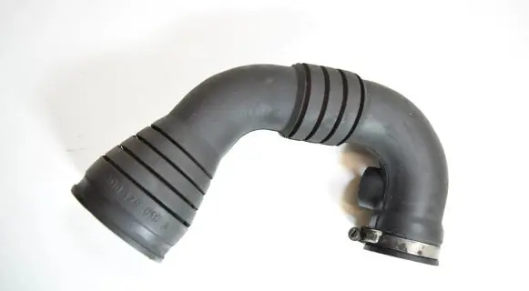 Audi A4 S4 B5 8D Intercooler hose/pipe 8D0129615A