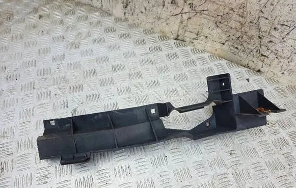 Land Rover Range Rover L322 Headlight/headlamp mounting bracket 7009235