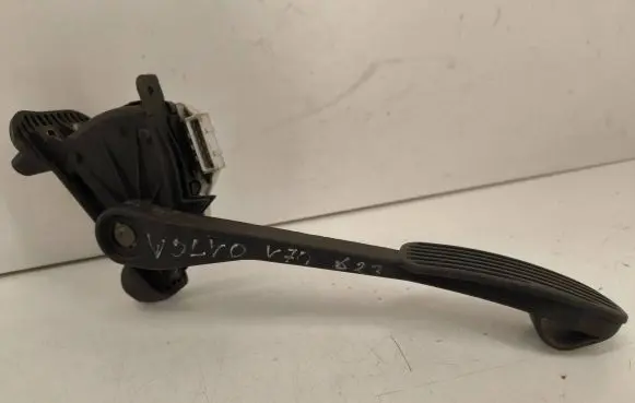 Volvo V70 Accelerator throttle pedal 30636003 6PV00853700