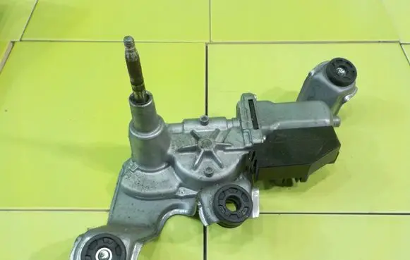 Toyota Verso Rear window wiper motor XP268