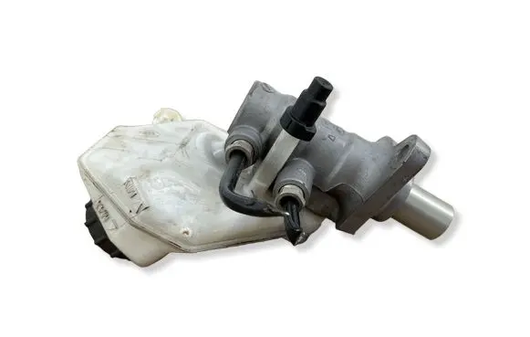 Volvo XC70 Master brake cylinder 03350885561 03350885571 L1614