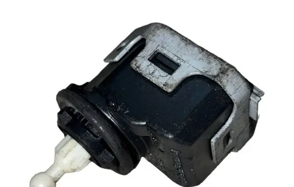 Volkswagen Golf IV Headlight level adjustment motor 6Y0941295 007878