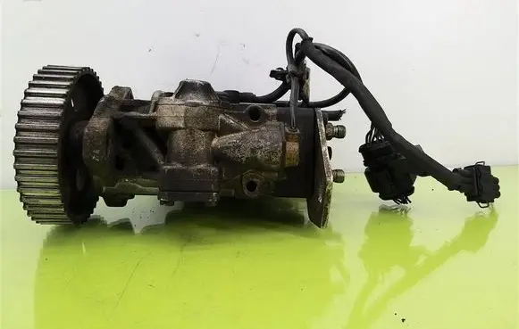 Audi A4 S4 B5 8D Fuel injection high pressure pump 0460404969