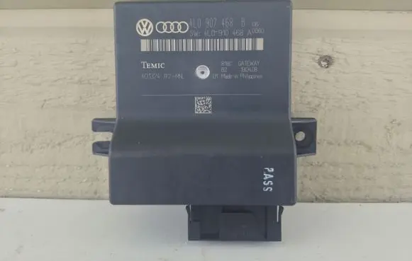 Audi A8 S8 D3 4E Gateway control module 4L0907468B 4L0910468A