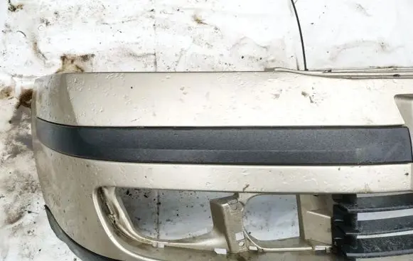 Front bumper splitter molding