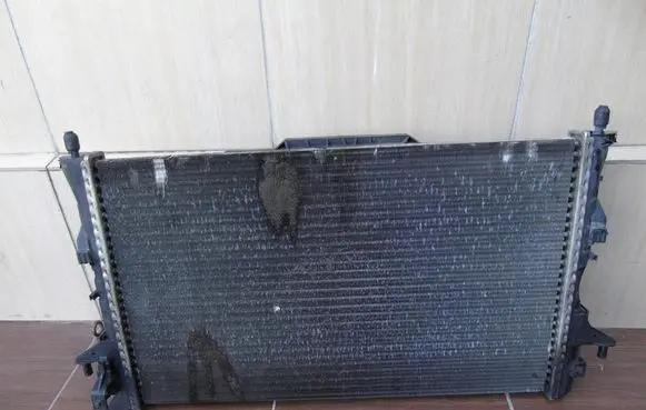 Renault Laguna II Coolant radiator 8200025635