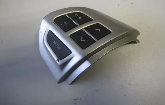 Mitsubishi Outlander Steering wheel buttons/switches 75B471