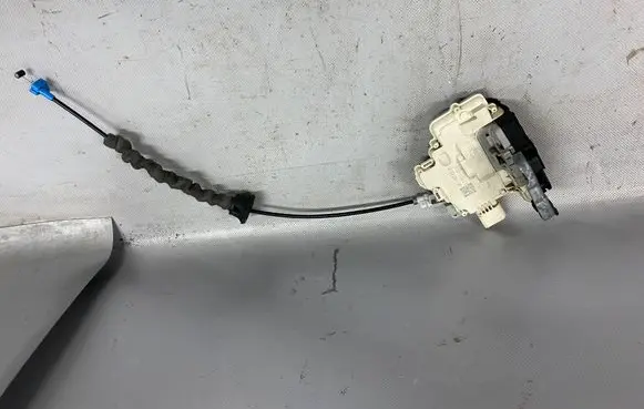 Audi Q7 4M Rear door lock 4G0839015B