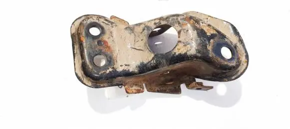 Subaru Outback Bracket in trunk/boot 