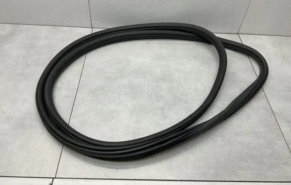 BMW X3M F97 Front door rubber seal 739342310