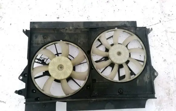 Toyota Verso Radiator cooling fan shroud
