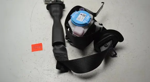 Opel Insignia B Front seatbelt 23464716 565485871