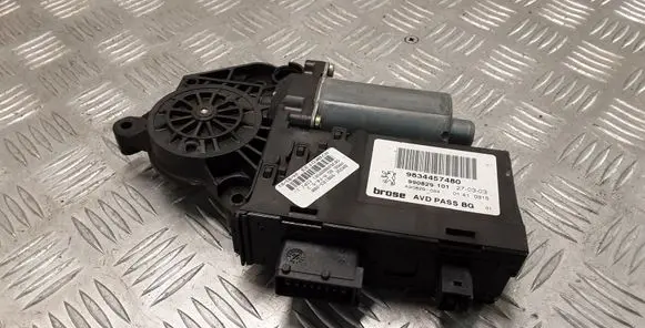 Ford Fiesta Front door window regulator motor 9634457480