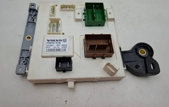 Volvo V60 Central body control module 31665457