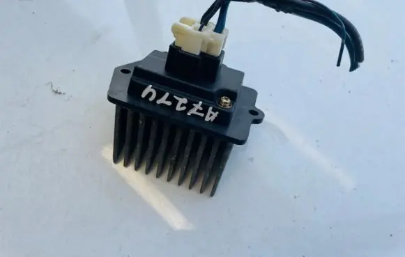 Mazda Xedos 9 Heater blower motor/fan resistor kj180t00157