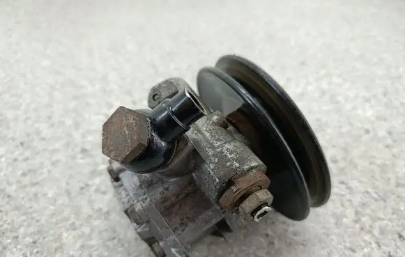 Volkswagen Transporter - Caravelle T4 Power steering pump 074145255AZF
